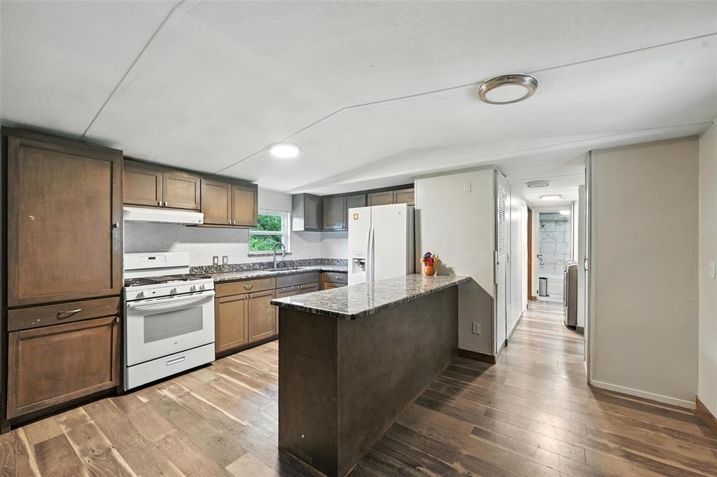 525 Surrey Lane