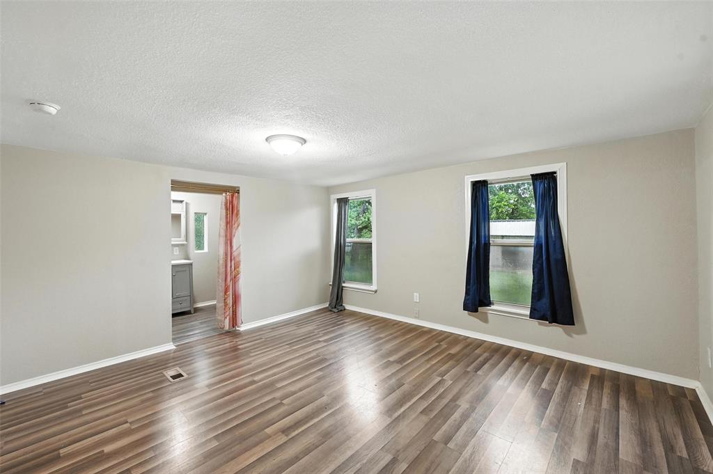 525 Surrey Lane