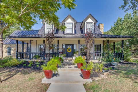 Photo of 1129 Crazy Horse Trail, Burleson, TX 76028 (MLS # 21347300)