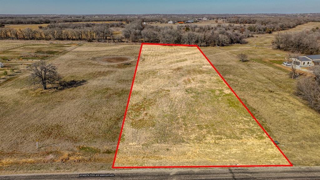 Photo 1 of 9 — 1136 Paradise Parkway, Poolville, TX 76487