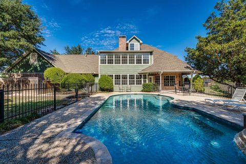 A home in Waxahachie