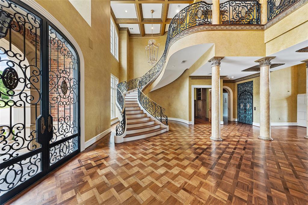 5305 Hillcrest Drive