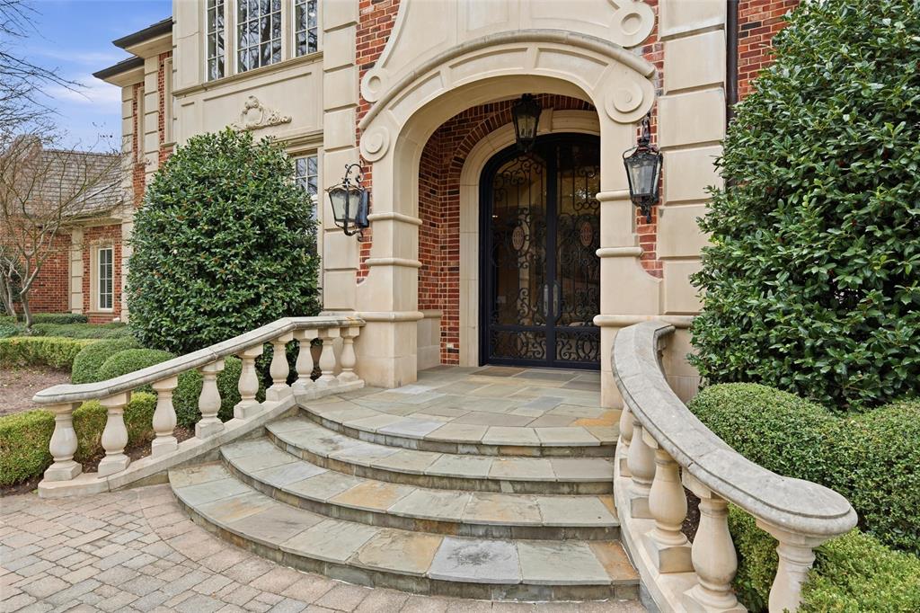 5305 Hillcrest Drive