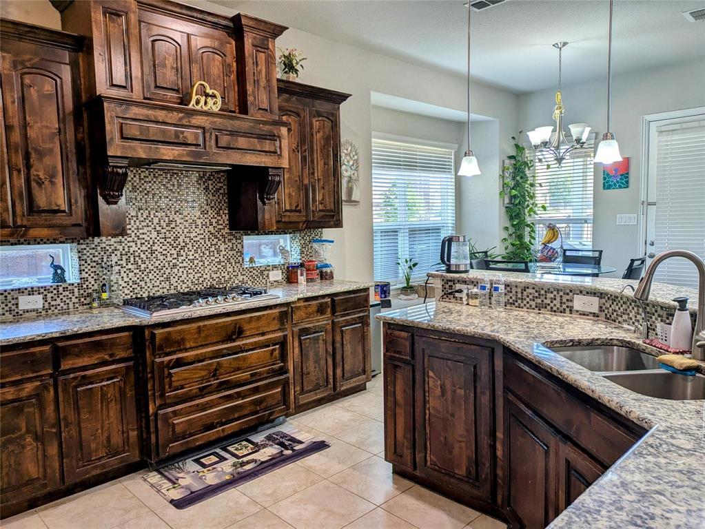 2472 Twin Oaks Drive