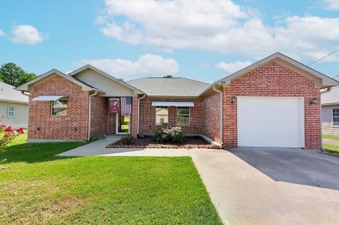 Photo of 145 Tupelo ST, Pittsburg, TX 75686 (MLS # 21385231)