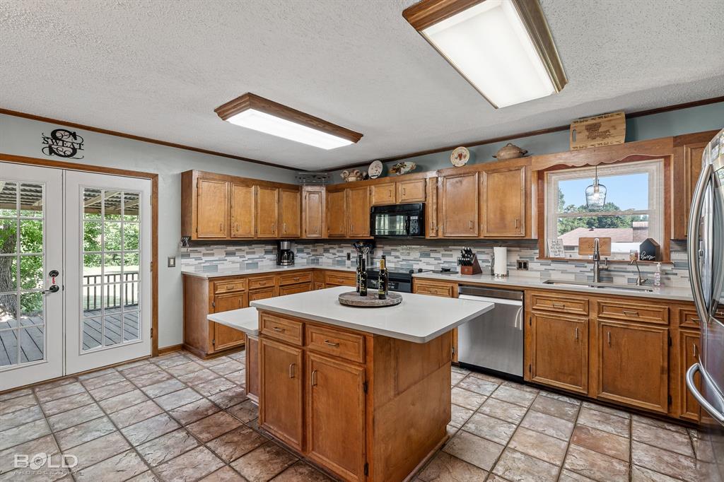 Meadowlake Estate - Residential