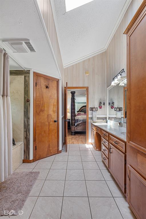 Meadowlake Estate - Residential