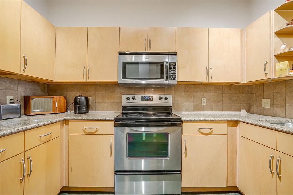 201 W Lancaster Avenue 208