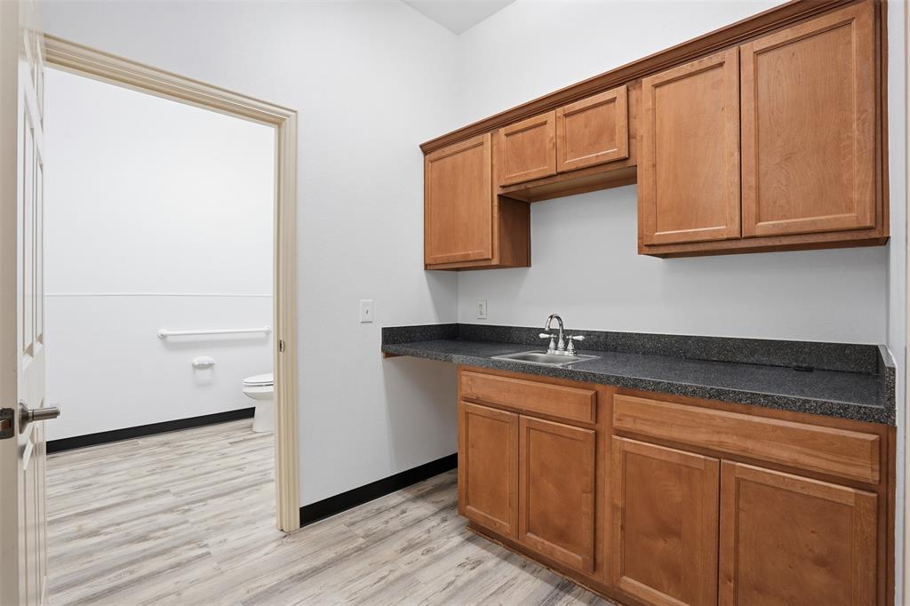 Emmitt Add - Commercial Lease