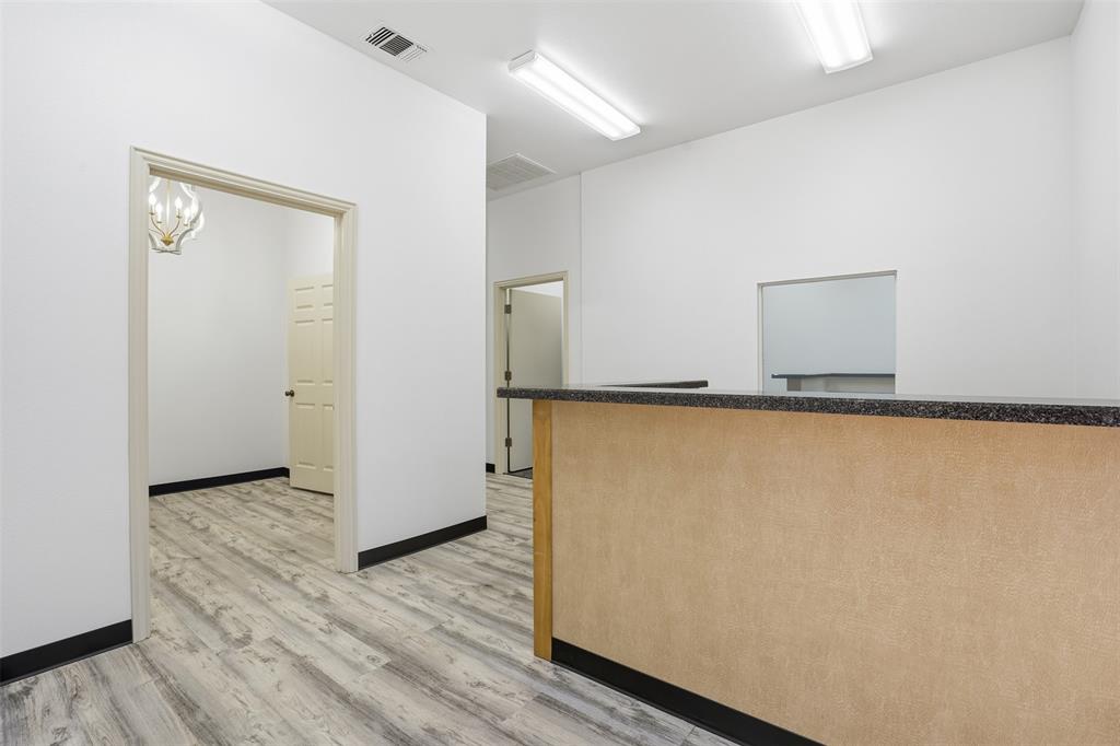 Emmitt Add - Commercial Lease