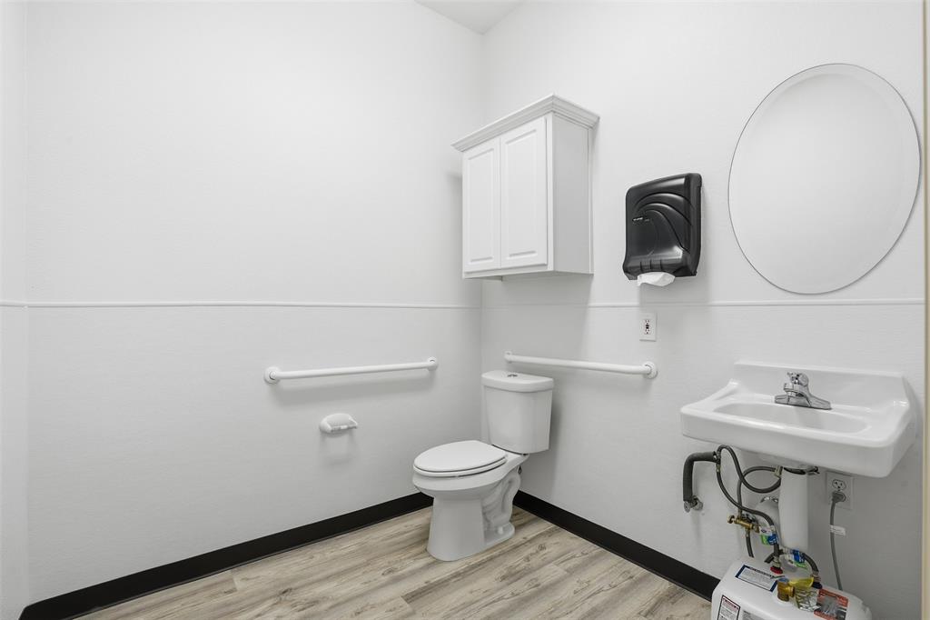 Emmitt Add - Commercial Lease