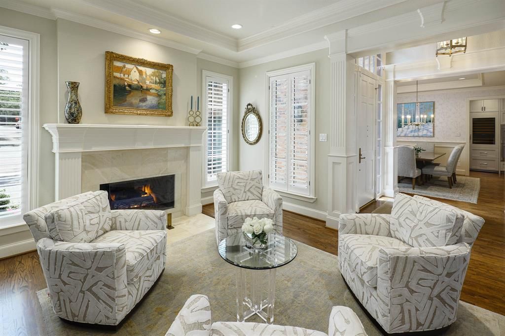 Photo of 17 Ashton Court, Dallas, TX 75230 (MLS # 21250231)