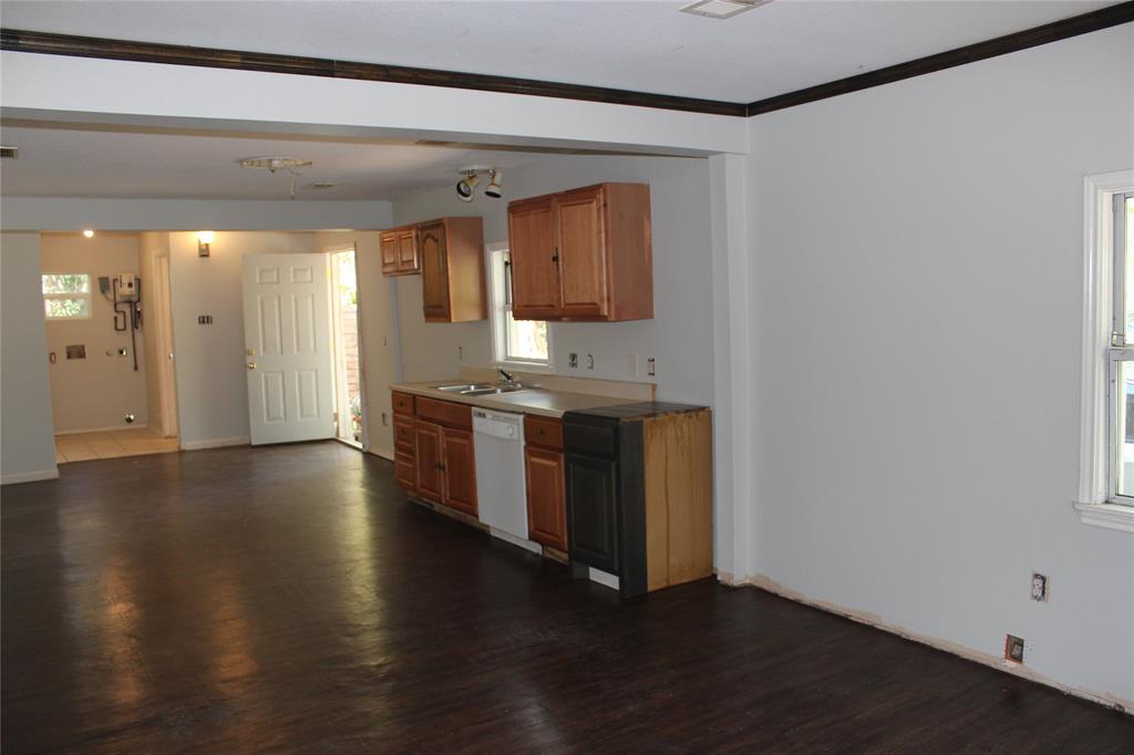 W J S Russell 1st Add - Residential Lease