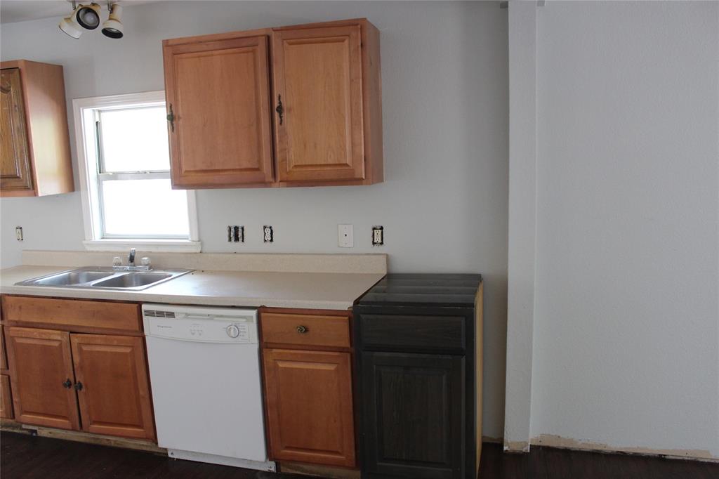 W J S Russell 1st Add - Residential Lease