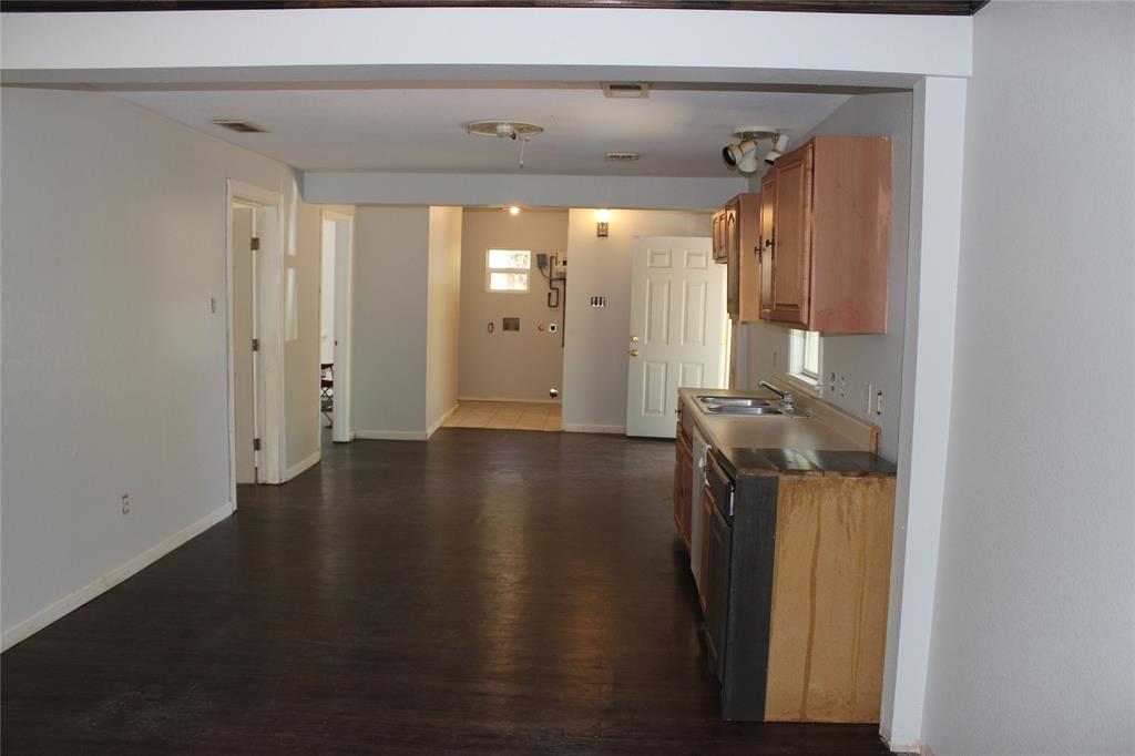 W J S Russell 1st Add - Residential Lease