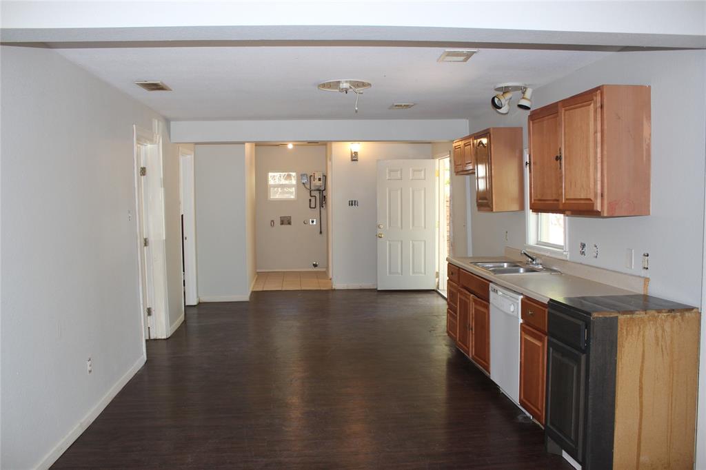 W J S Russell 1st Add - Residential Lease