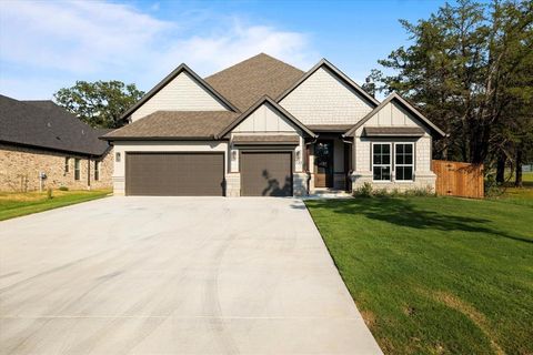 A home in Lake Kiowa