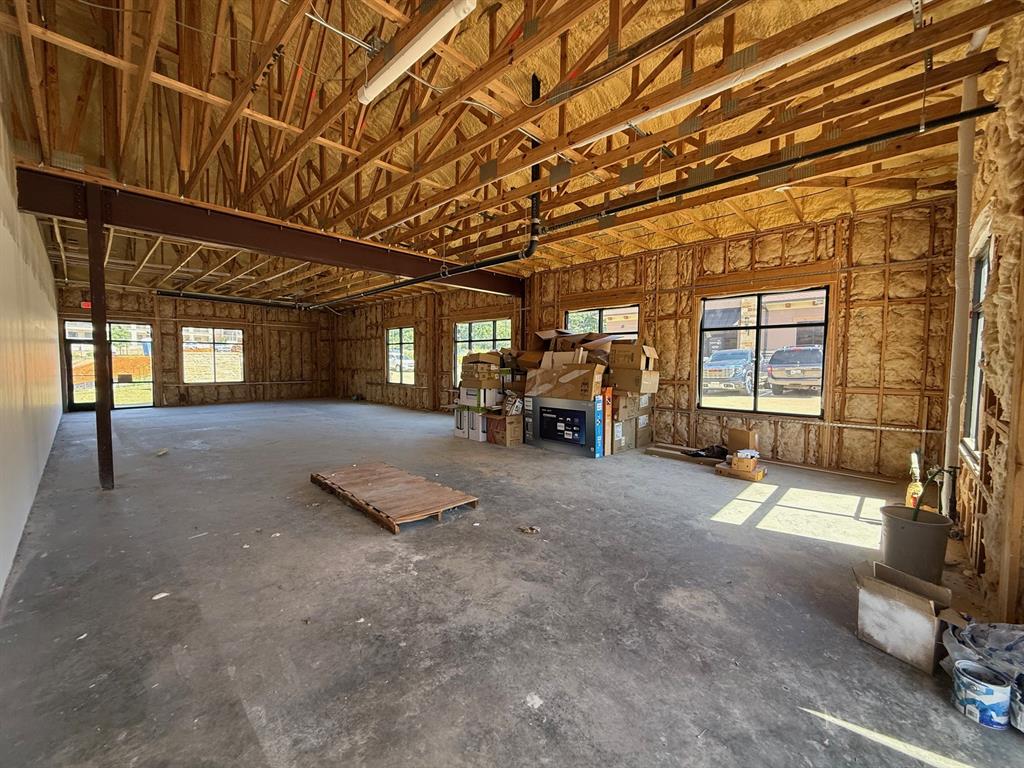 GOLDEN ROAD OFFICE PARK ADDN - Commercial Lease