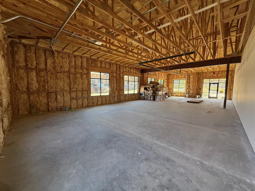 GOLDEN ROAD OFFICE PARK ADDN - Commercial Lease