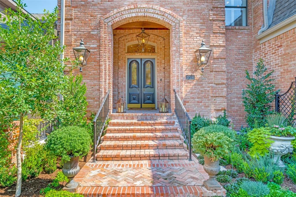 17316 Club Hill Lane