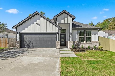 805 NE 31 Grand Prairie TX 75050