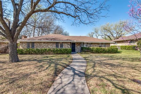 A home in DeSoto