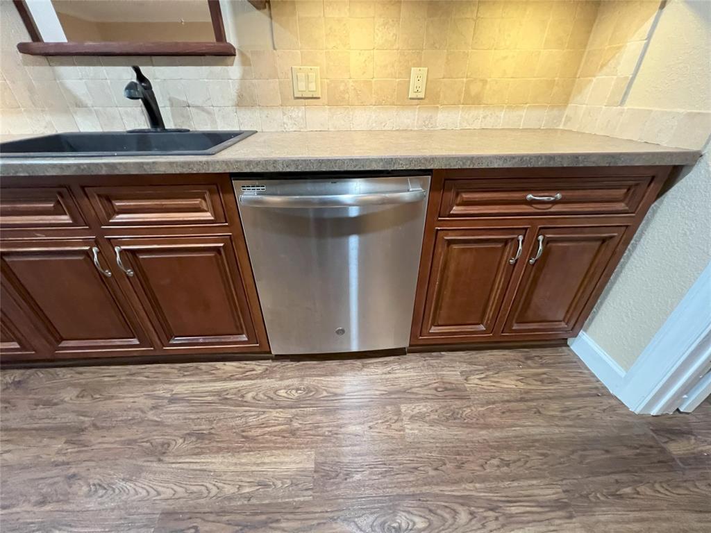 Royal Oaks Estates - Residential Lease