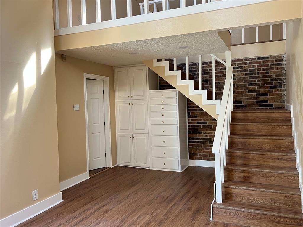 Royal Oaks Estates - Residential Lease