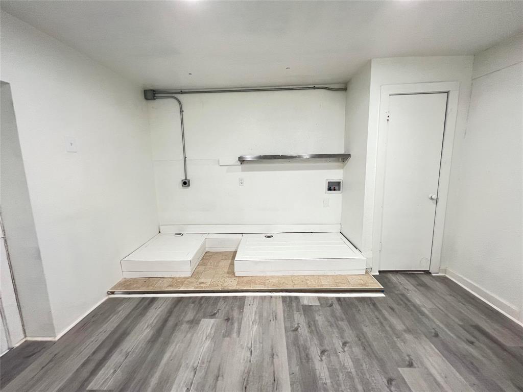 Royal Oaks Estates - Residential Lease