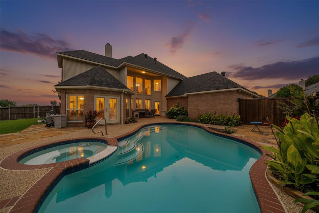 2700 Sunset Circle