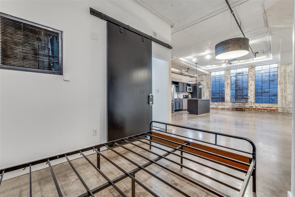 1122 Jackson Street 922