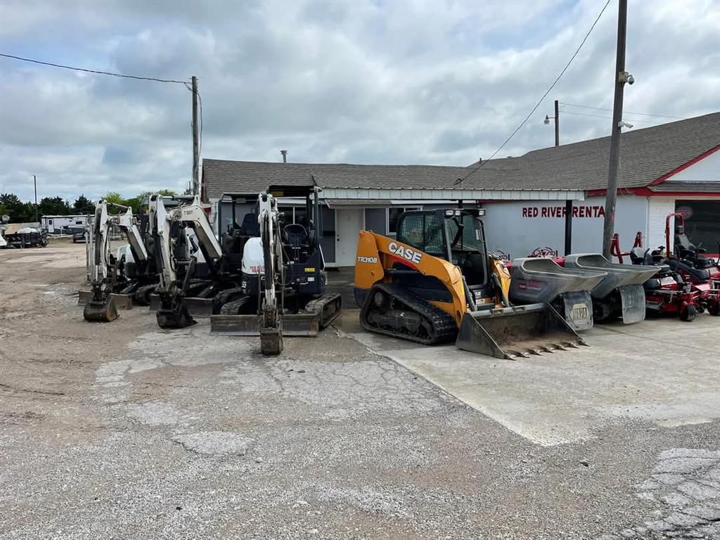 2818 E Highway 82