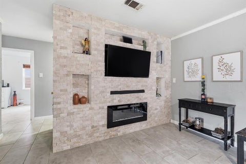 Photo of 450 Price Drive, Lewisville, TX 75067 (MLS # 21396821)