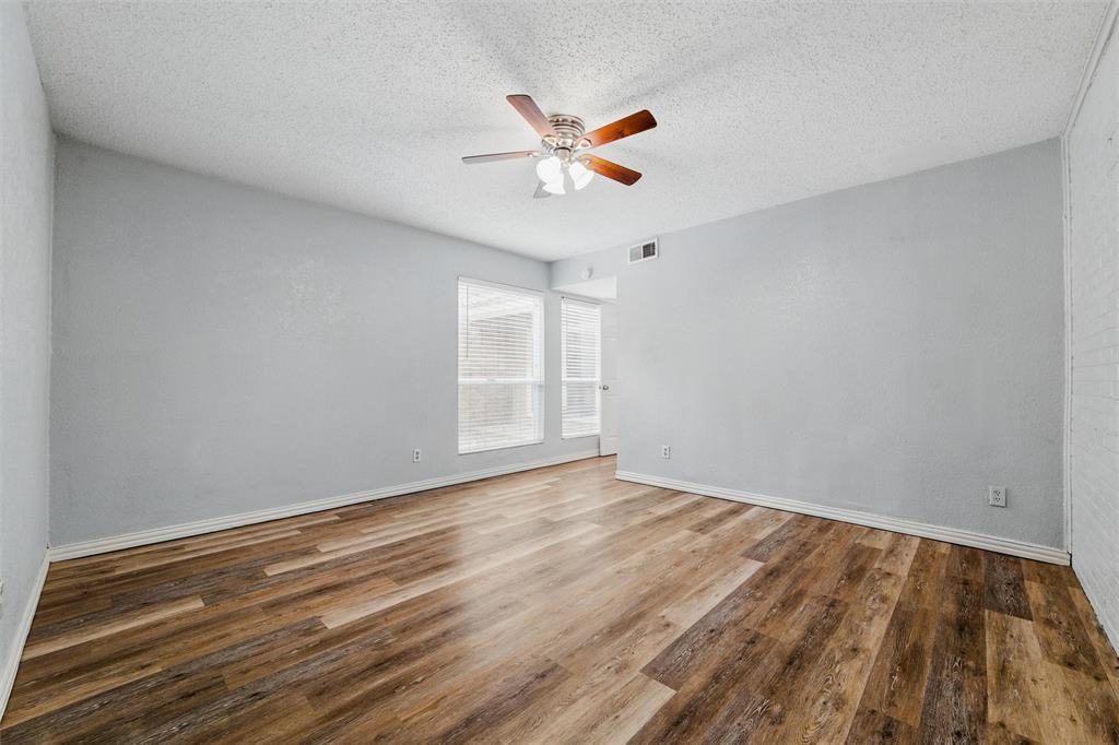 1426 El Camino Real
