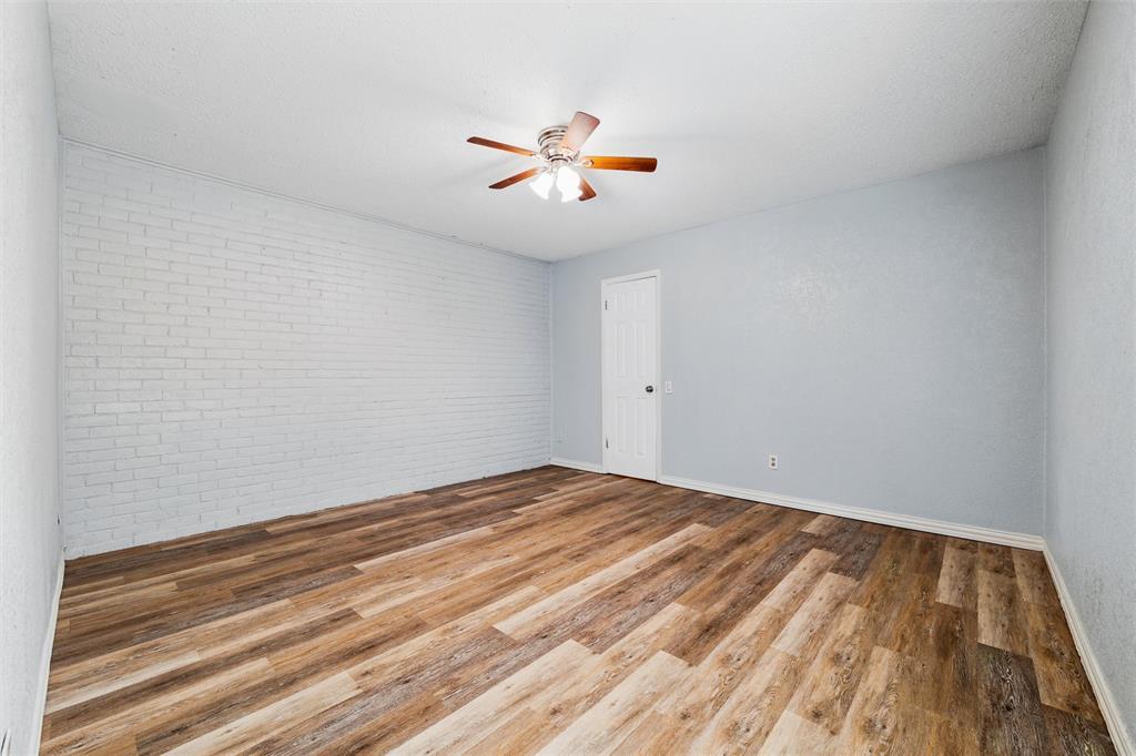 1426 El Camino Real