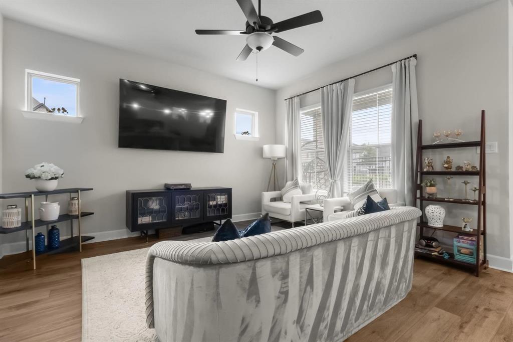 Lakeside Viridian Collins East - Residential Lease