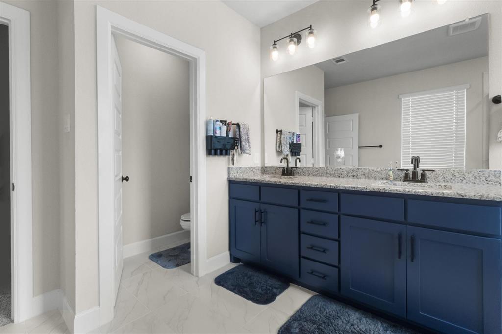 Lakeside Viridian Collins East - Residential Lease