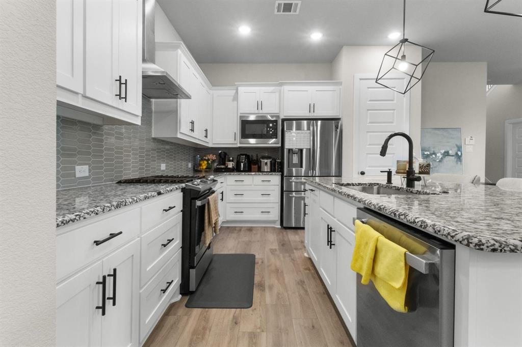 Lakeside Viridian Collins East - Residential Lease