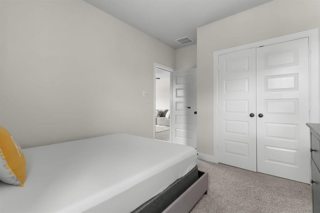 Lakeside Viridian Collins East - Residential Lease