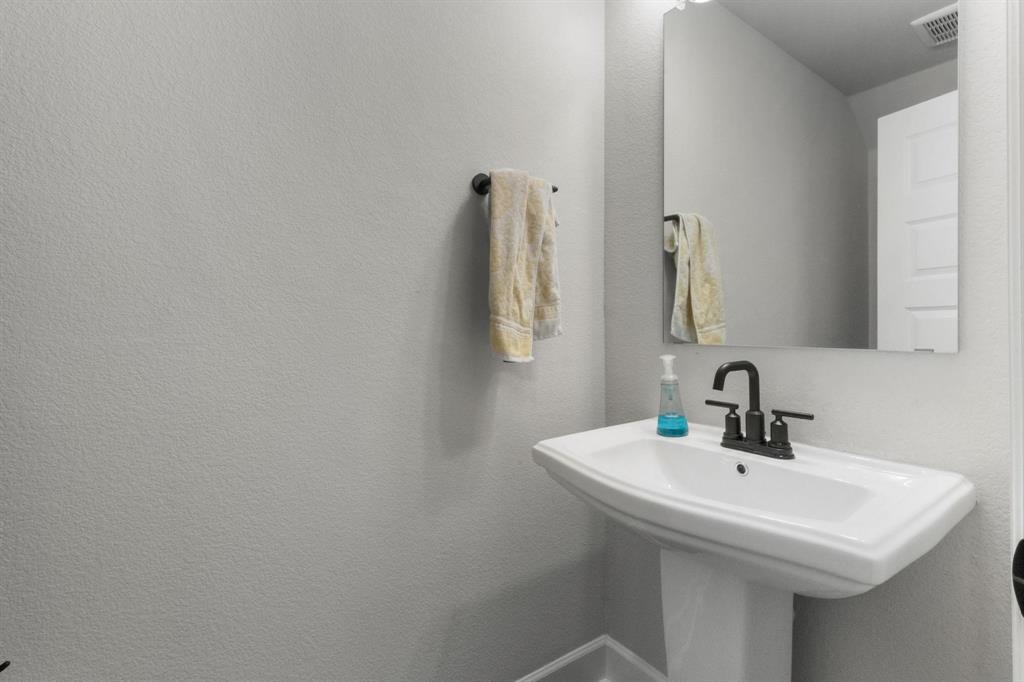 Lakeside Viridian Collins East - Residential Lease