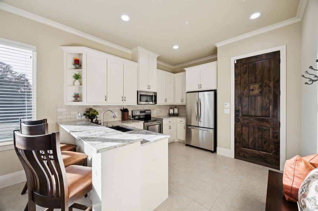 Roberts Cut Off - Residential