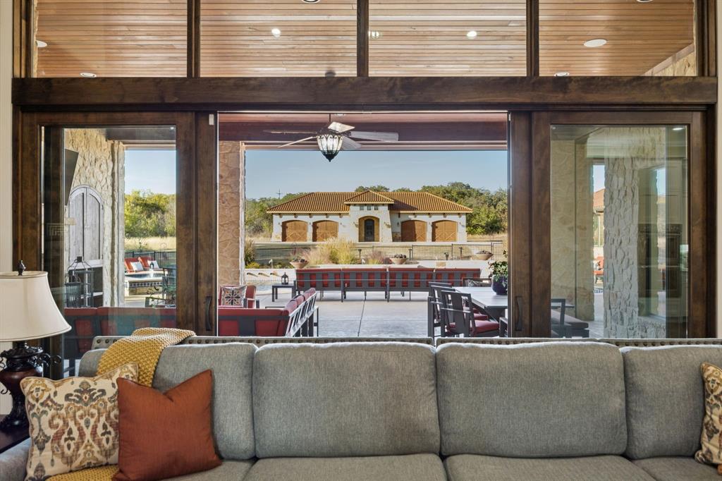 Roberts Cut Off - Residential