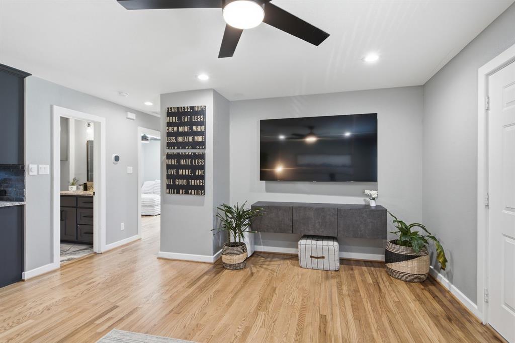 108 W White Avenue