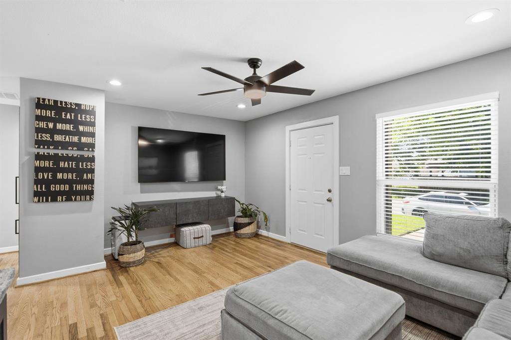108 W White Avenue