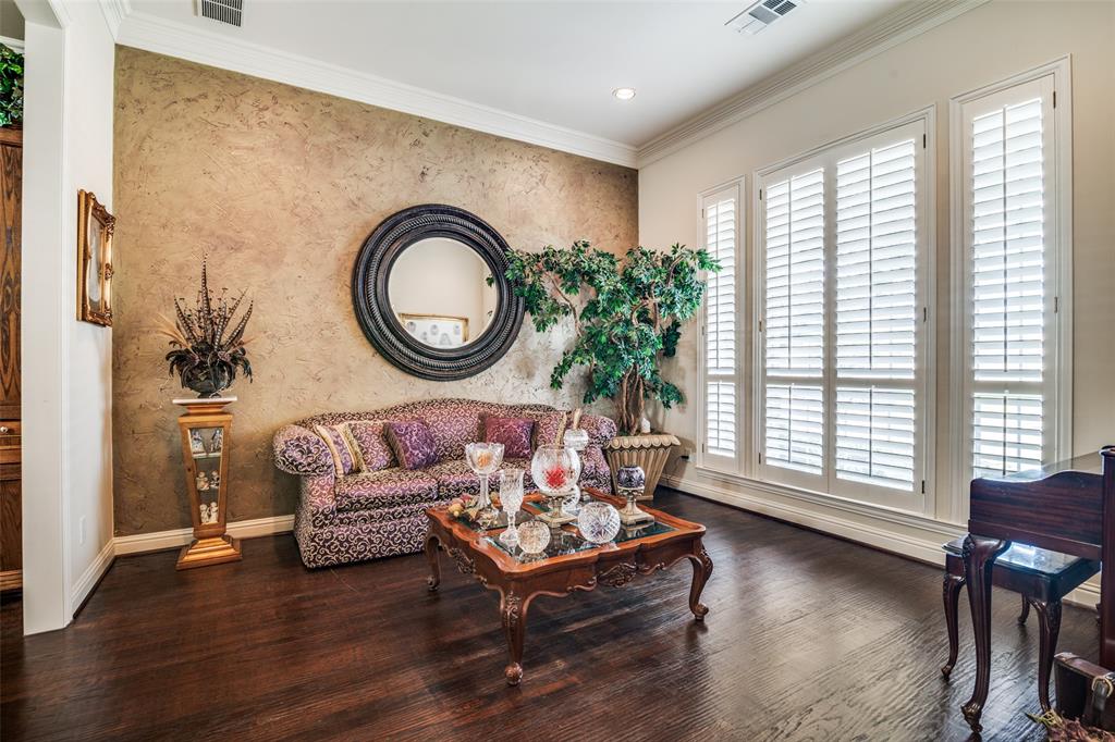 2305 Rosser Court