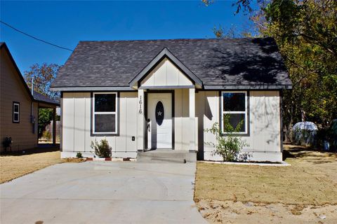 1616 Cleveland Street Greenville TX 75401