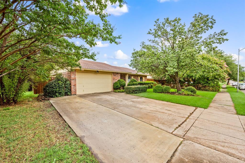 3221 Bunker Hill Drive