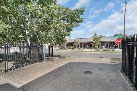 Tiny photo for 4007 Brownstone Court, Dallas, TX 75204 (MLS # 21076577)