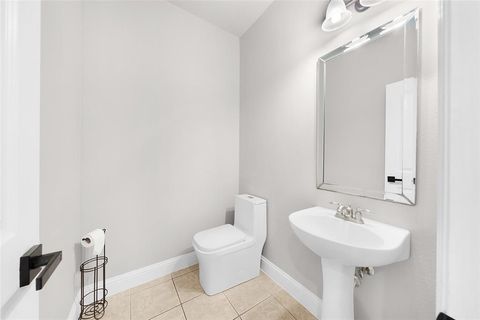 Tiny photo for 4007 Brownstone Court, Dallas, TX 75204 (MLS # 21076577)