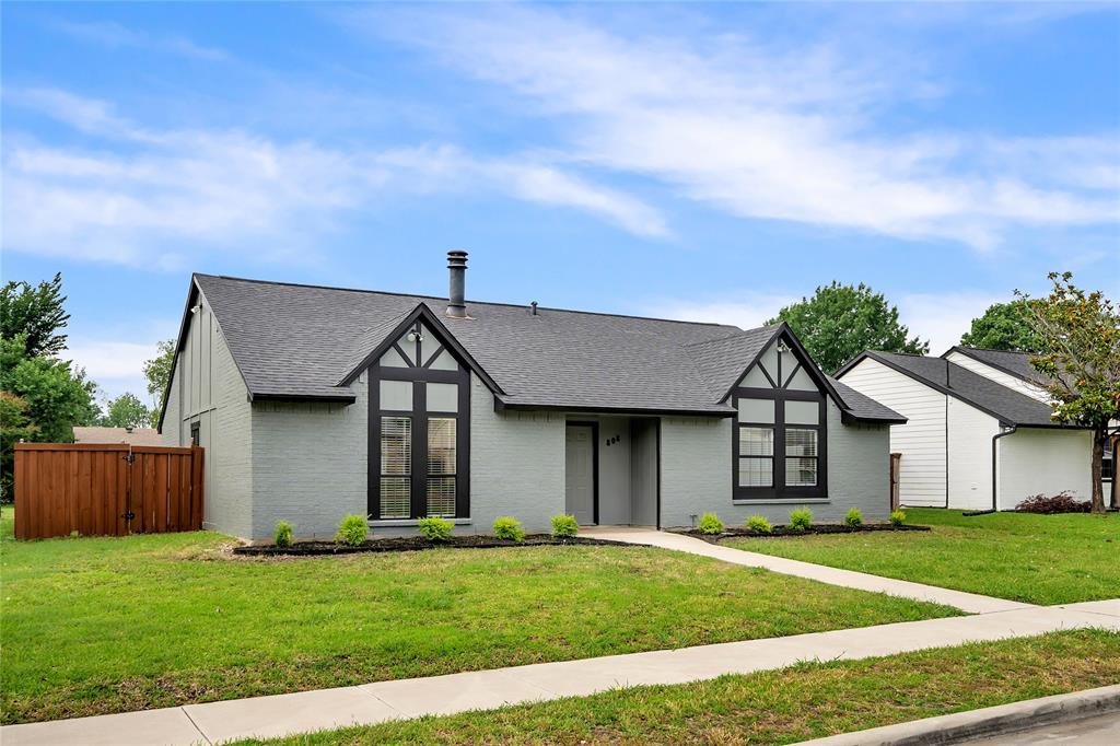 808 Warwick Drive